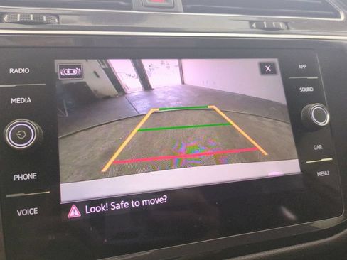 Used 2022 Volkswagen Tiguan SE FWD image 24