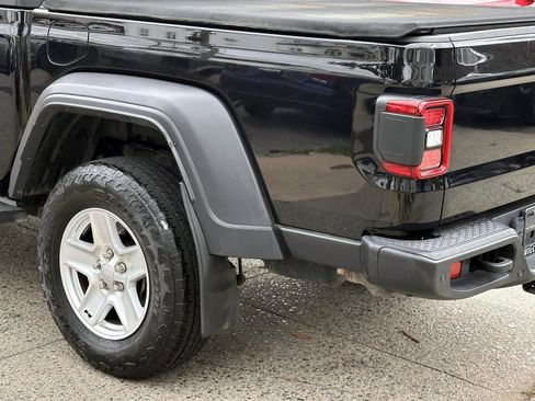 Used 2020 Jeep Gladiator Sport w/ Quick Order Package 24S AWD/4WD image 9