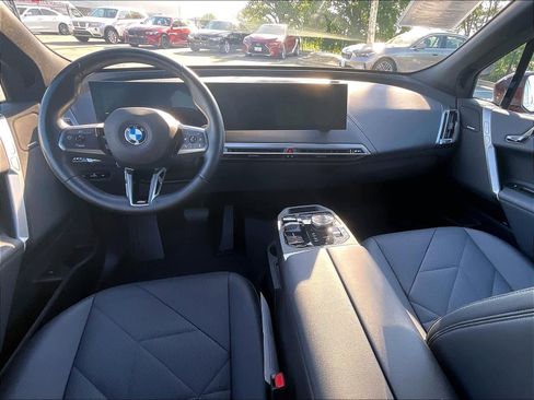Used 2025 BMW iX xDrive50 AWD/4WD image 16