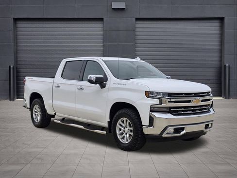 Used 2020 Chevrolet Silverado 1500 LTZ w/ LTZ Convenience Package AWD/4WD image 3