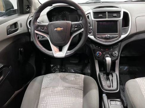 Used 2020 Chevrolet Sonic LT image 44