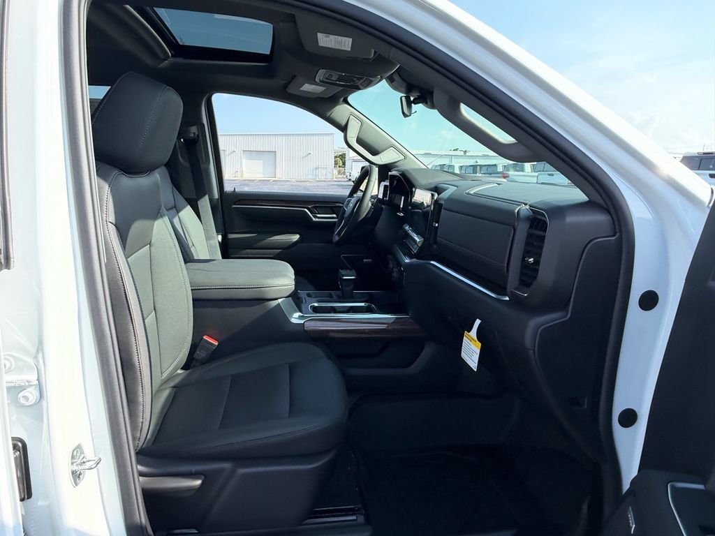 New 2026 Chevrolet Silverado 1500 RST w/ Redline Edition AWD/4WD image 8