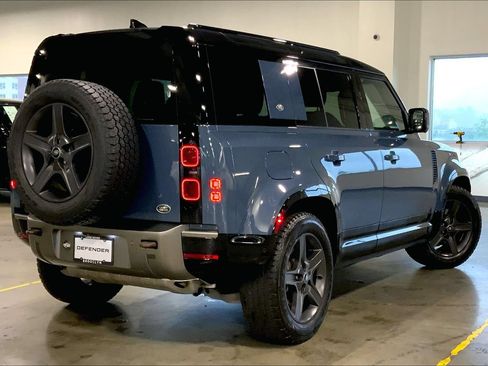 Used 2023 Land Rover Defender 110 X-Dynamic SE AWD/4WD image 12