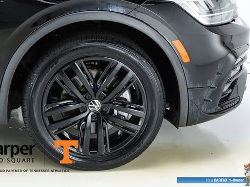 Used 2022 Volkswagen Tiguan SE R-Line image 52