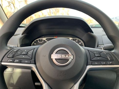 Used 2025 Nissan Altima 2.5 SV image 29