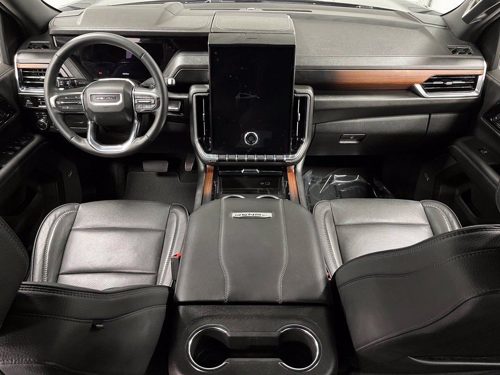 Used 2025 GMC Yukon XL Denali AWD/4WD image 22