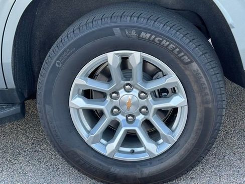 Used 2025 Chevrolet Tahoe LT w/ Comfort Package image 6