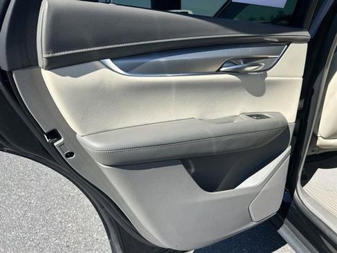 Used 2017 Cadillac XT5 Luxury w/ Driver Awareness Package image 22