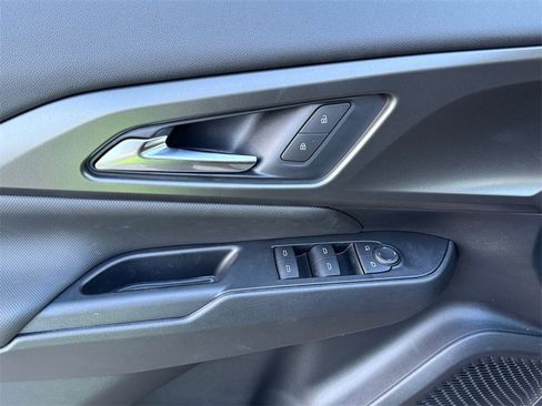 New 2026 Chevrolet Equinox EV LT w/ Midnight Package image 11