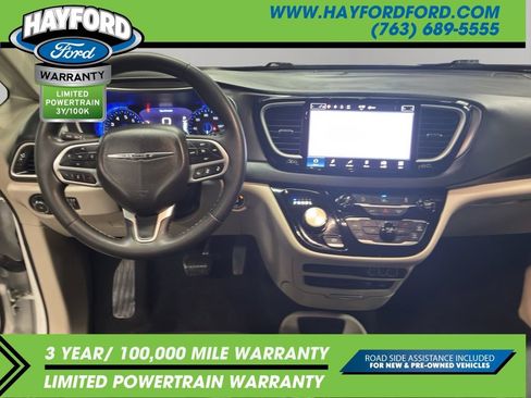 Used 2022 Chrysler Pacifica Touring-L FWD image 14