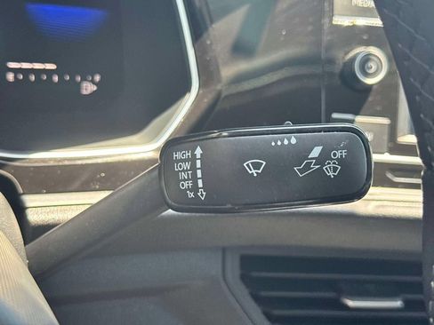 Used 2022 Volkswagen Jetta SE FWD image 23