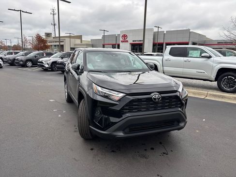 New 2025 Toyota RAV4 LE image 7