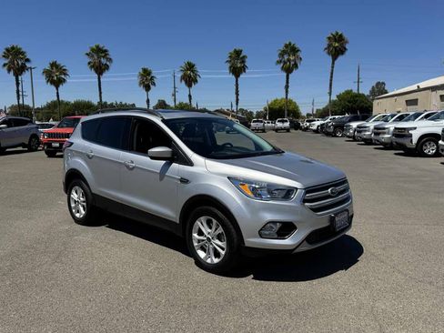 Used 2018 Ford Escape SE FWD image 11