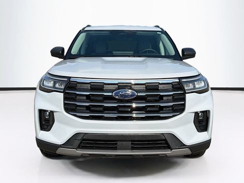 Used 2026 Ford Explorer Active w/ Active Comfort Package AWD/4WD image 2