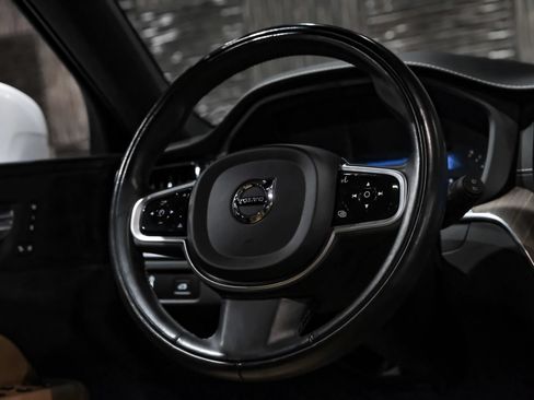 Used 2022 Volvo XC60 B5 Inscription w/ Advanced Package FWD image 18