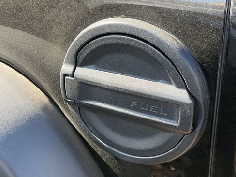 Used 2020 Jeep Wrangler Unlimited Rubicon AWD/4WD image 11