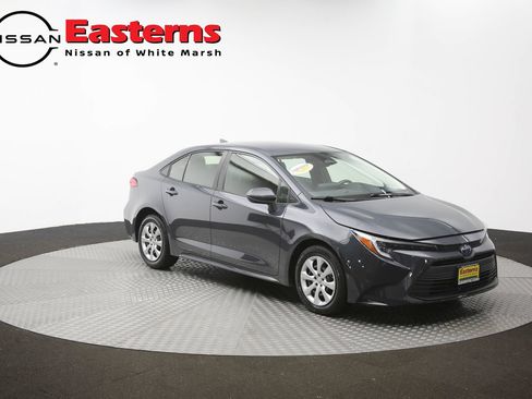 Used 2023 Toyota Corolla LE w/ Carpet Mat Package (TMS) FWD image 80