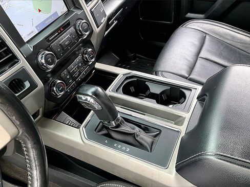 Used 2020 Ford F150 Lariat image 14