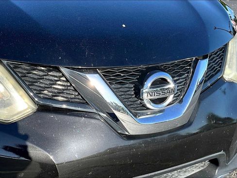 Used 2015 Nissan Rogue SV image 28