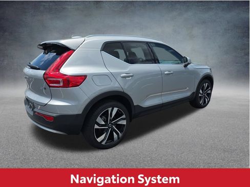Used 2023 Volvo XC40 B5 Plus w/ Driver Assist Package AWD/4WD image 5