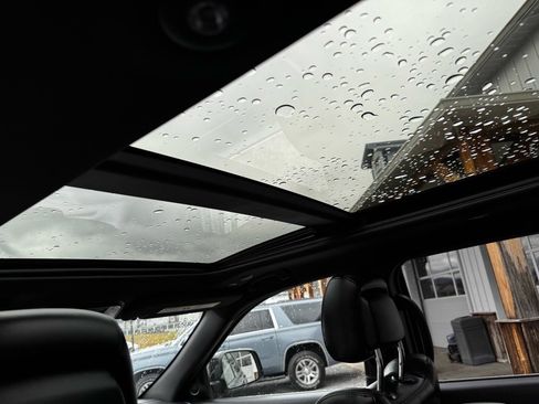 Used 2018 Jeep Grand Cherokee Limited image 17