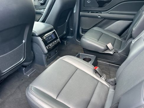 Used 2026 Lincoln Aviator 2WD image 4