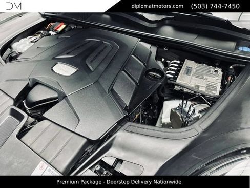 Used 2020 Porsche Cayenne AWD/4WD image 48