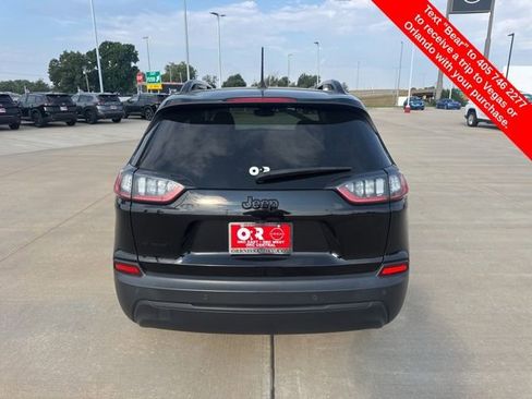 Used 2023 Jeep Cherokee Altitude Lux image 4