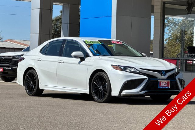 Used 2023 Toyota Camry XSE FWD image 2
