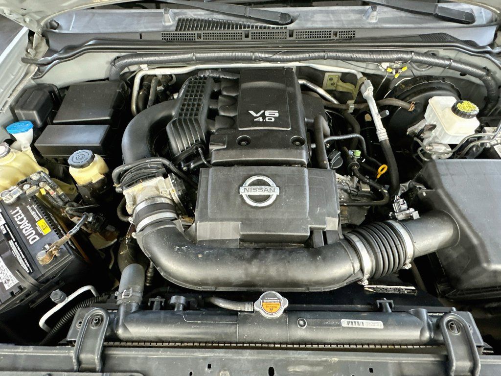 Used 2013 Nissan Frontier SL w/ Moonroof Pkg RWD image 31