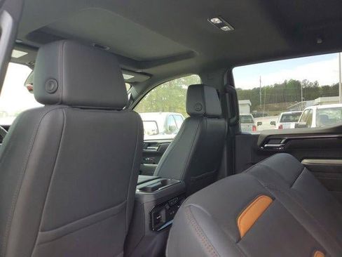 New 2026 GMC Sierra 1500 AT4 w/ Technology Package AWD/4WD image 9