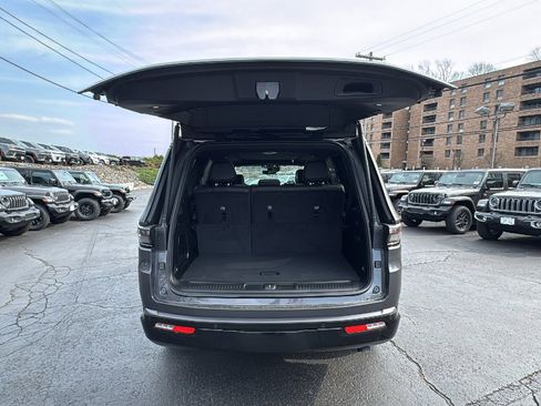 New 2026 Jeep Grand Wagoneer Limited AWD/4WD image 9