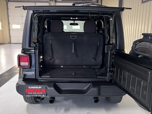Used 2020 Jeep Wrangler Sport image 9