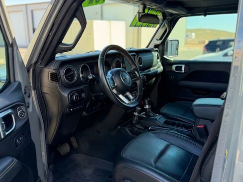 Used 2023 Jeep Wrangler Unlimited Sahara w/ Cold Weather Group AWD/4WD image 10