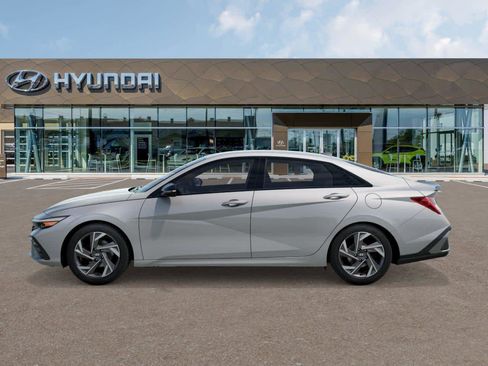 New 2025 Hyundai Elantra Sport image 3