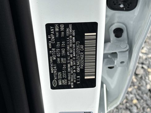 New 2026 Hyundai Elantra Limited FWD image 19
