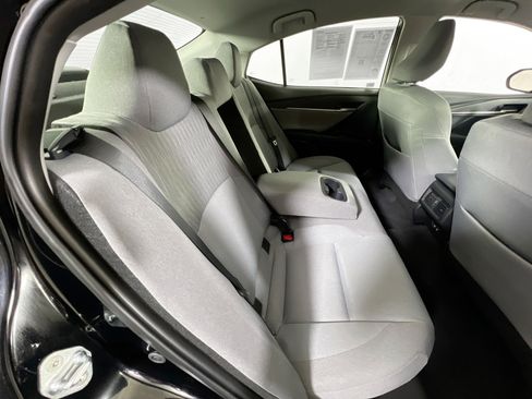 Used 2025 Toyota Camry LE w/ Convenience Package image 25