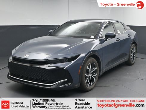 Certified 2025 Toyota Crown XLE image 1