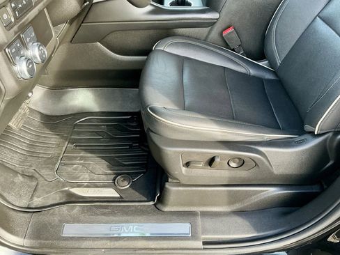 Used 2023 GMC Yukon SLT image 44