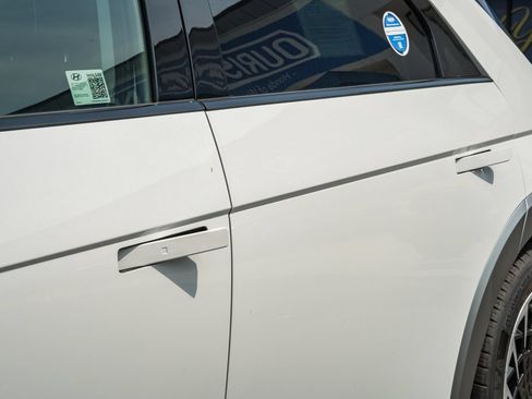 Used 2024 Hyundai Ioniq 5 Limited AWD/4WD image 16
