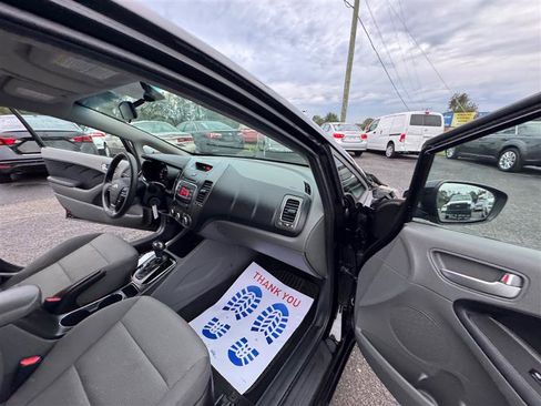 Used 2018 Kia Forte LX image 36