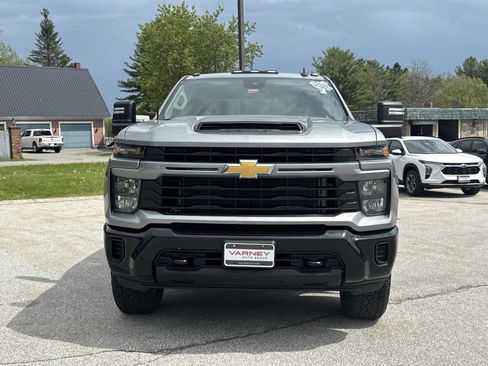Used 2025 Chevrolet Silverado 2500 Custom w/ Custom Convenience Package AWD/4WD image 2