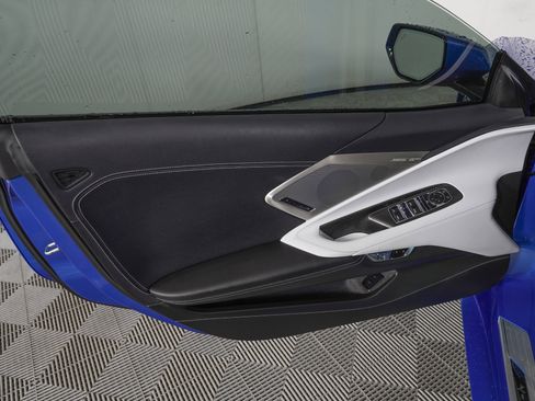 Used 2025 Chevrolet Corvette Stingray w/ Battery Protection Package image 16