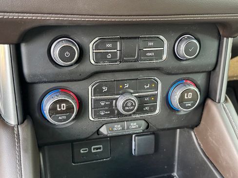 Used 2023 Chevrolet Tahoe LS AWD/4WD image 18