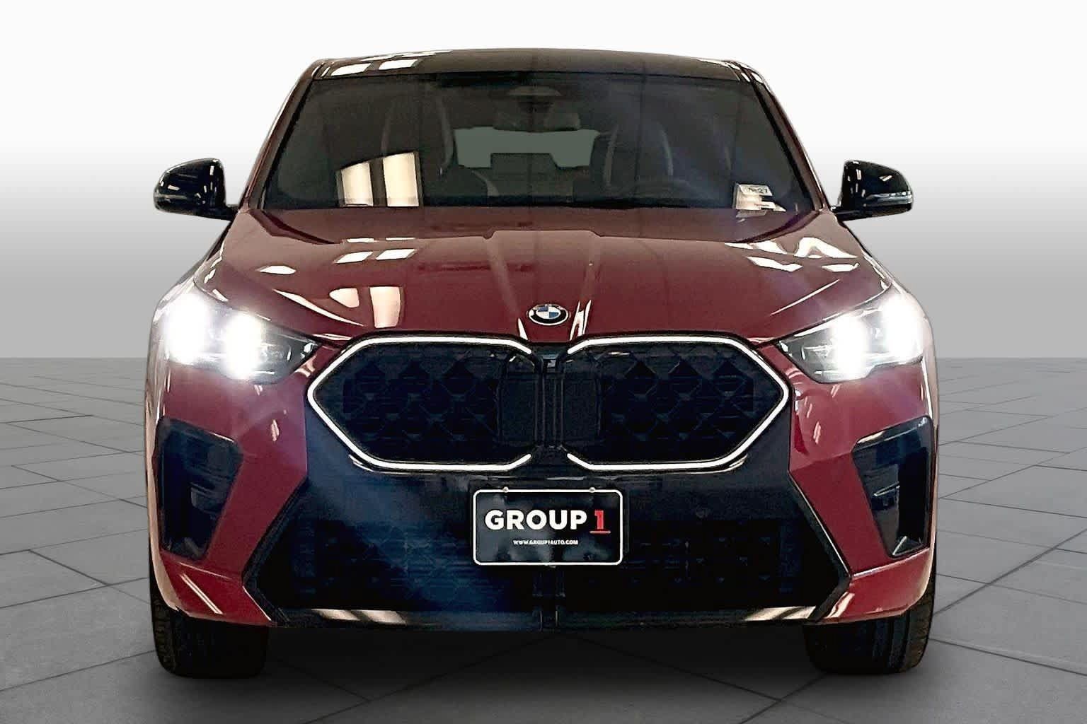 Used 2025 BMW X2 xDrive28i w/ Premium Package AWD/4WD image 3