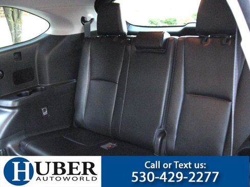 Used 2022 Toyota Highlander XLE AWD/4WD image 13