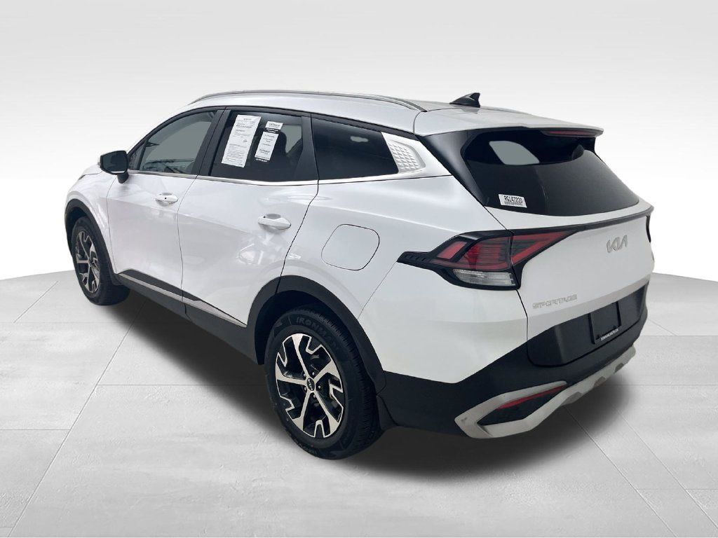 Used 2024 Kia Sportage EX AWD/4WD image 3