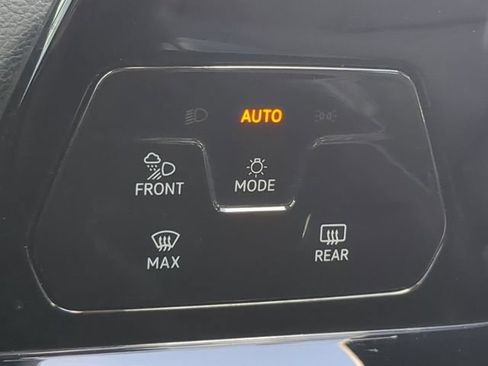 Used 2024 Volkswagen Golf R AWD/4WD image 26