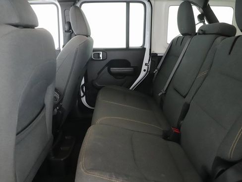 Used 2024 Jeep Wrangler Unlimited image 24