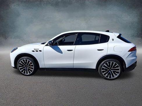 Used 2025 Maserati Grecale Modena image 7